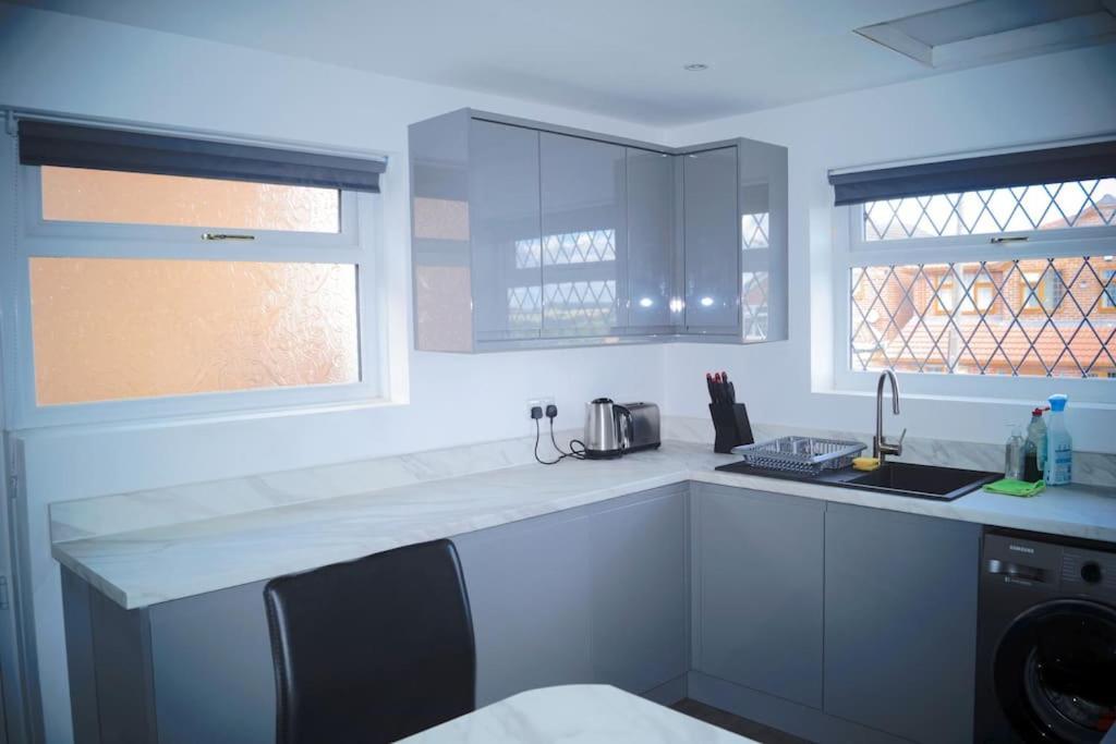 Luxurious Detached Bungalow Batley Exteriér fotografie