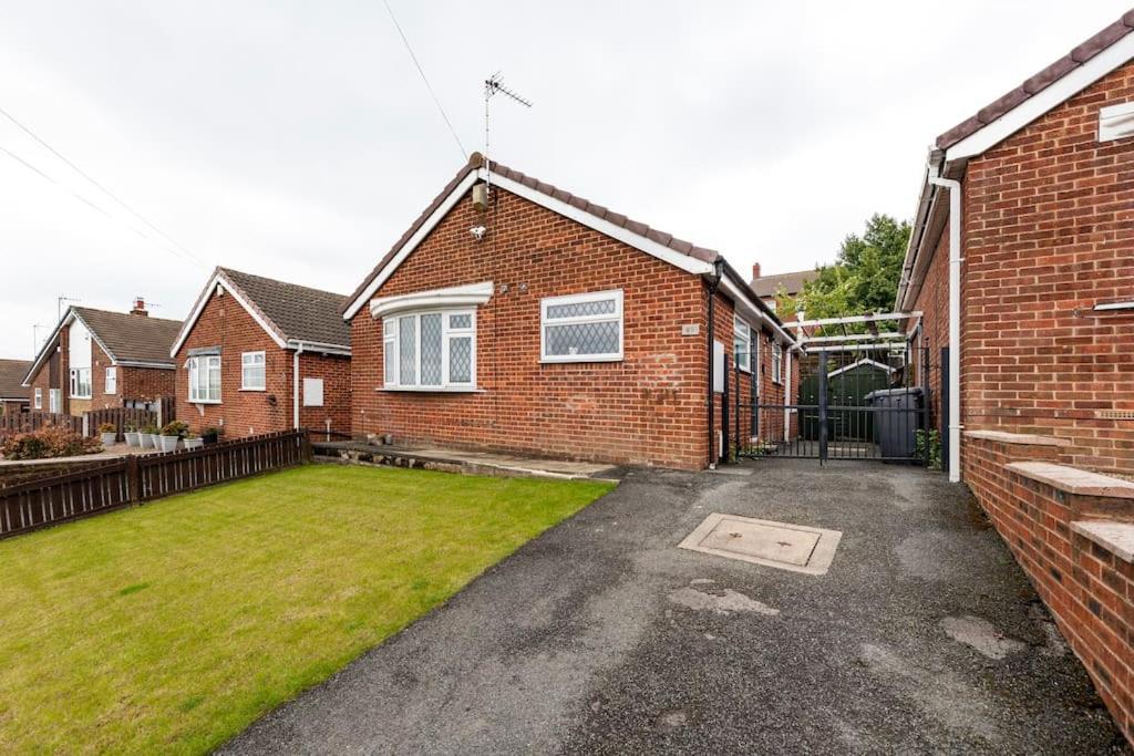 Luxurious Detached Bungalow Batley Exteriér fotografie