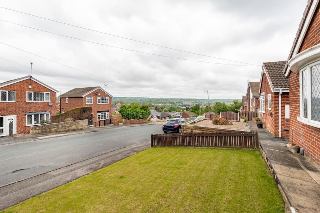 Luxurious Detached Bungalow Batley Exteriér fotografie